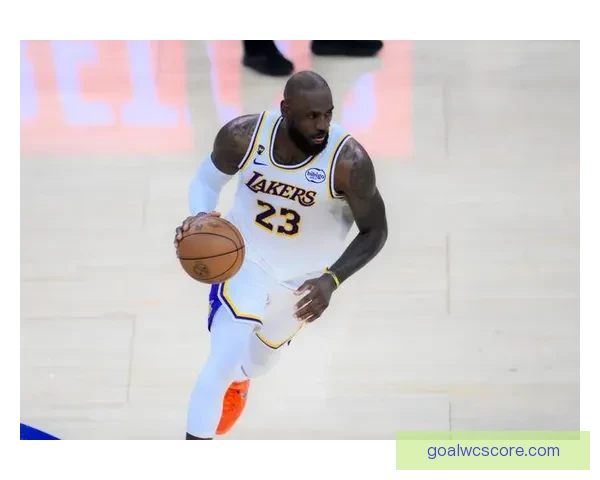 詹姆斯缔造两大历史第一 亚历山大成为近40年首位新纪录保持者