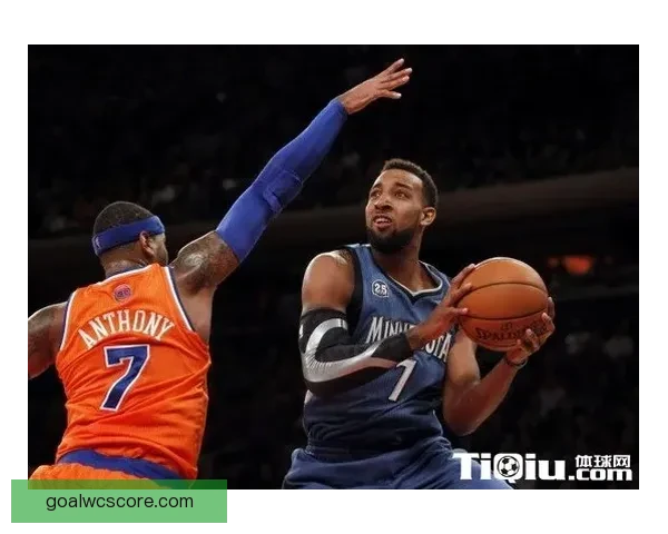 快船连胜五场双杀雄鹿小卡连续51场得分上二十大洛迎盖帽里程碑获致敬